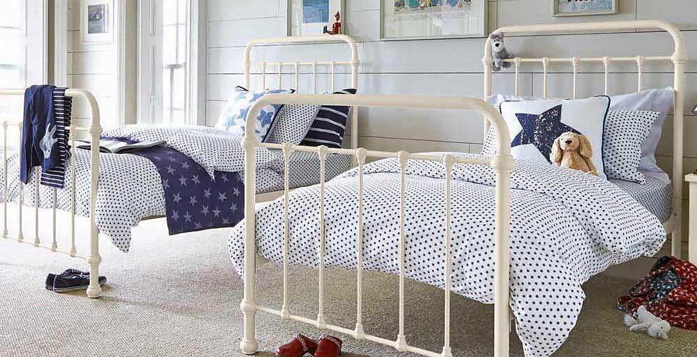 Oliver Children's Bed Feather & Black