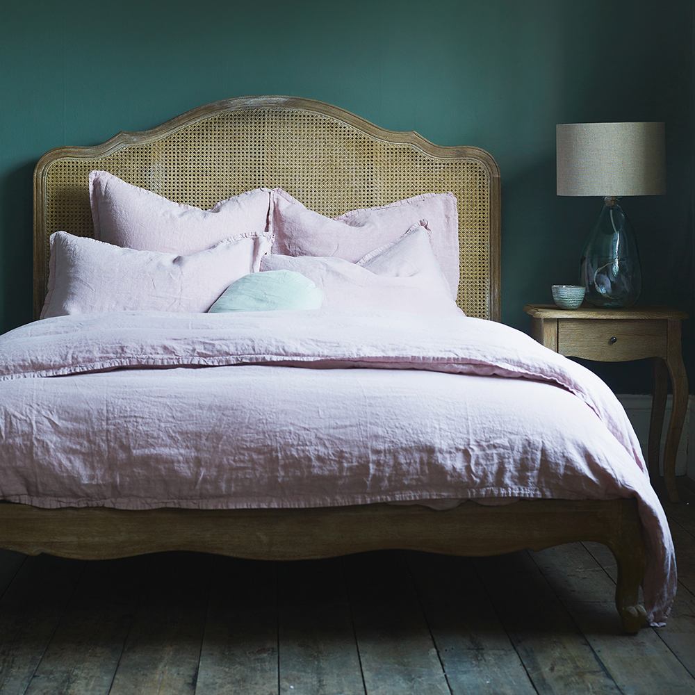 Beds Luxury Beds & Bed Frames Feather & Black