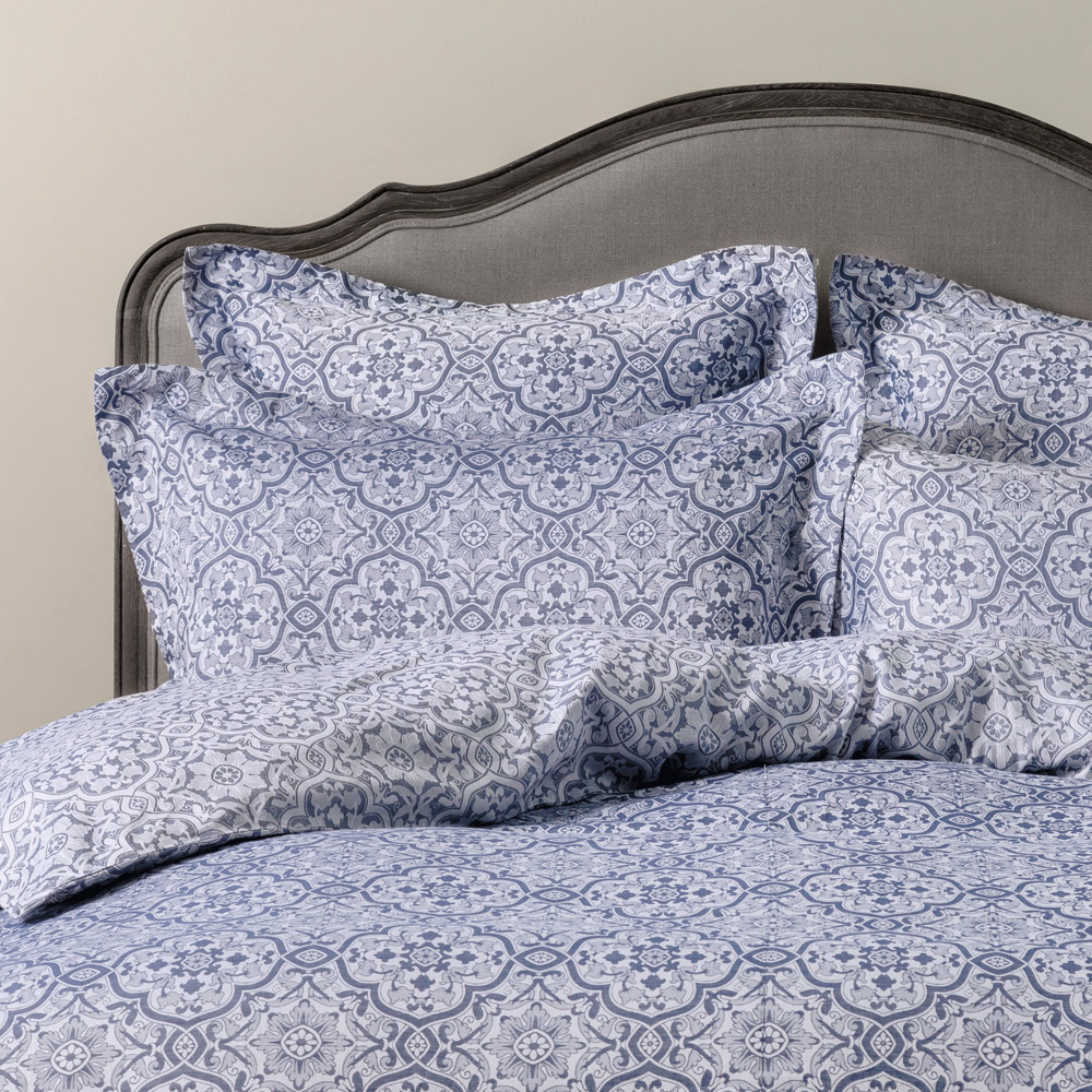 Luxury Bed Linen Sheets Valances Feather Black Azulejo Jacquard Bed Linen
