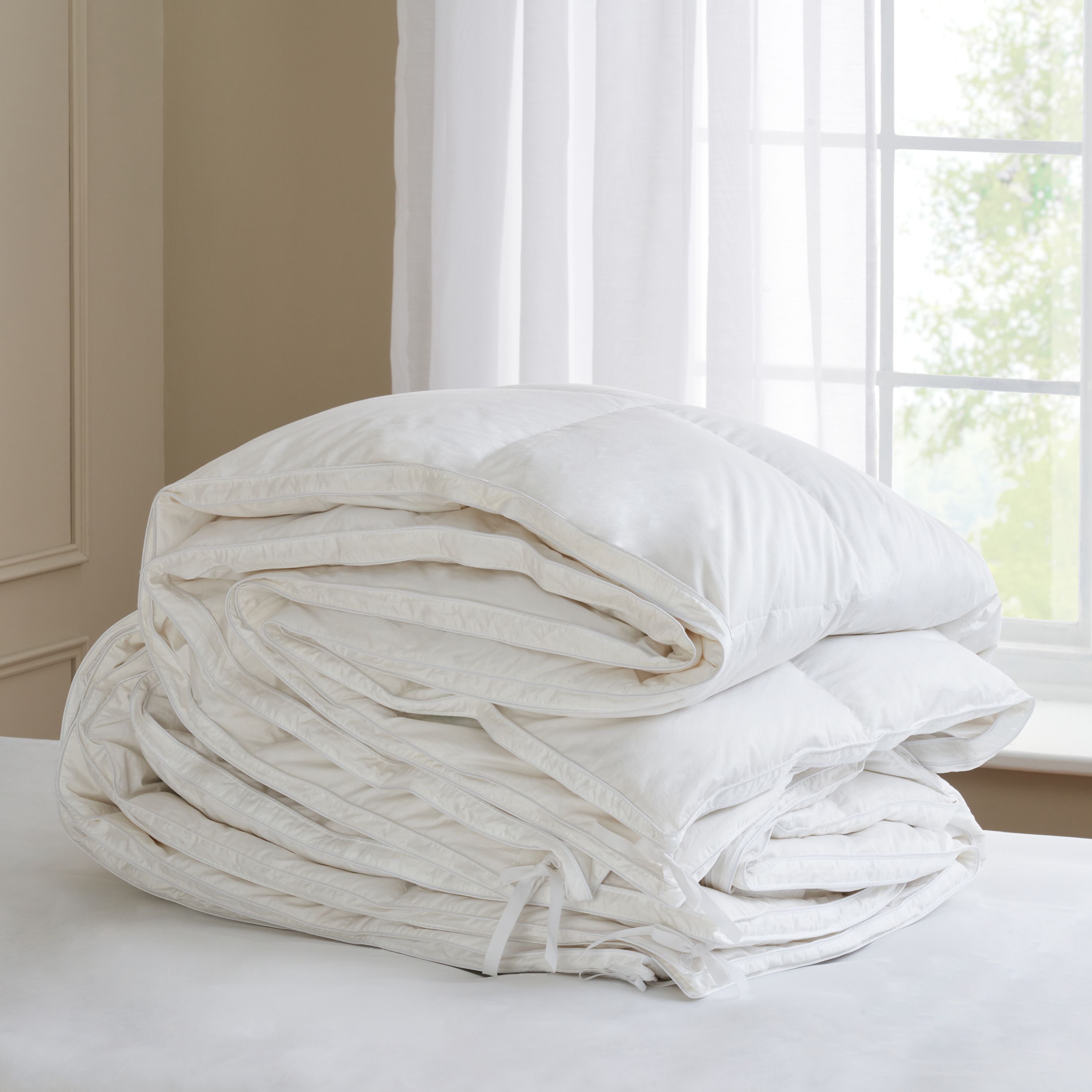 Duvet Tog Guide For The Seasons Feather & Black