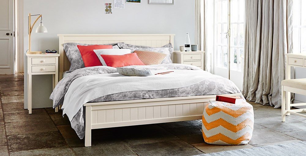 Olivia Bed White Poplar Feather & Black